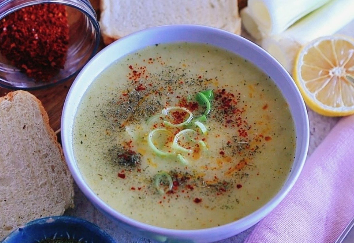 Sezgi'nin Tarifi: Sütlü Pırasa Çorbası Tarifi