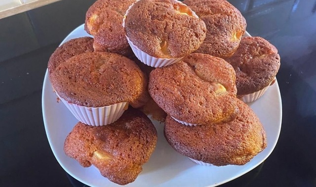 Esra'nın Tarifi: Tam Ölçülü Sade Muffin