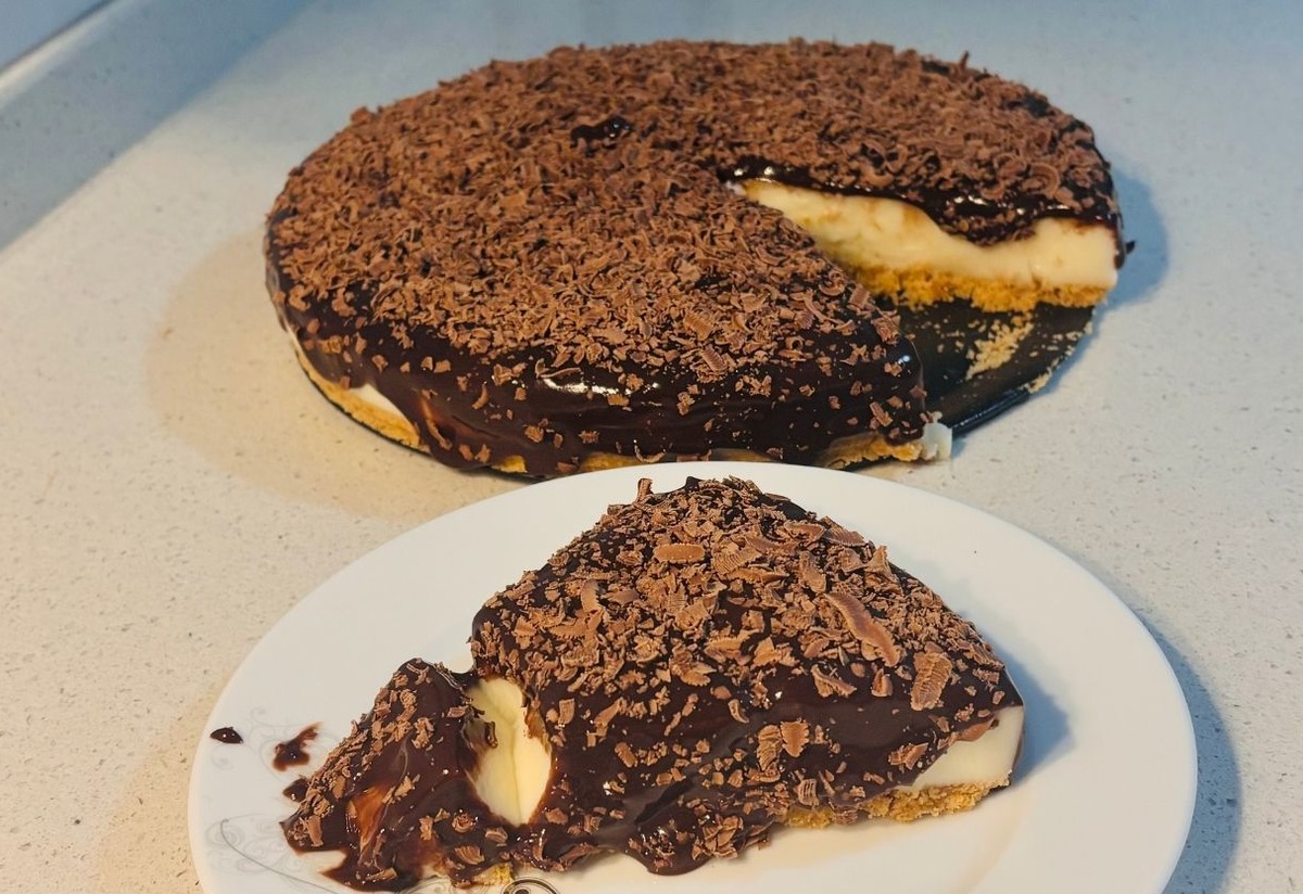 Cheesecake Görünümlü: Kesme Muhallebili Pasta Tarifi