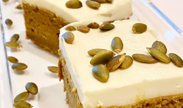 Tarçın Kokulu: Glutensiz Bal Kabaklı Kek