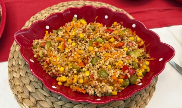 Rengarenk: Sebzeli Kuskus Salatası