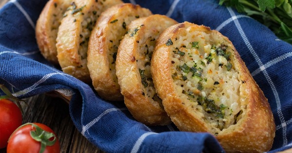 italyan-usulu-sarimsakli-ekmek-tarifi