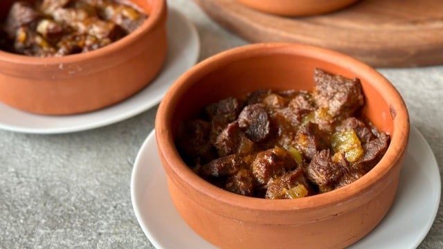 Lokum Gibi: Güveçte Et Sote