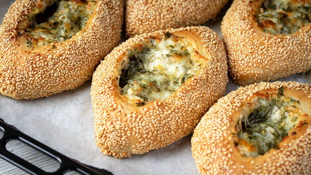 Çıtır Çıtır: Peynirli Simit Pide