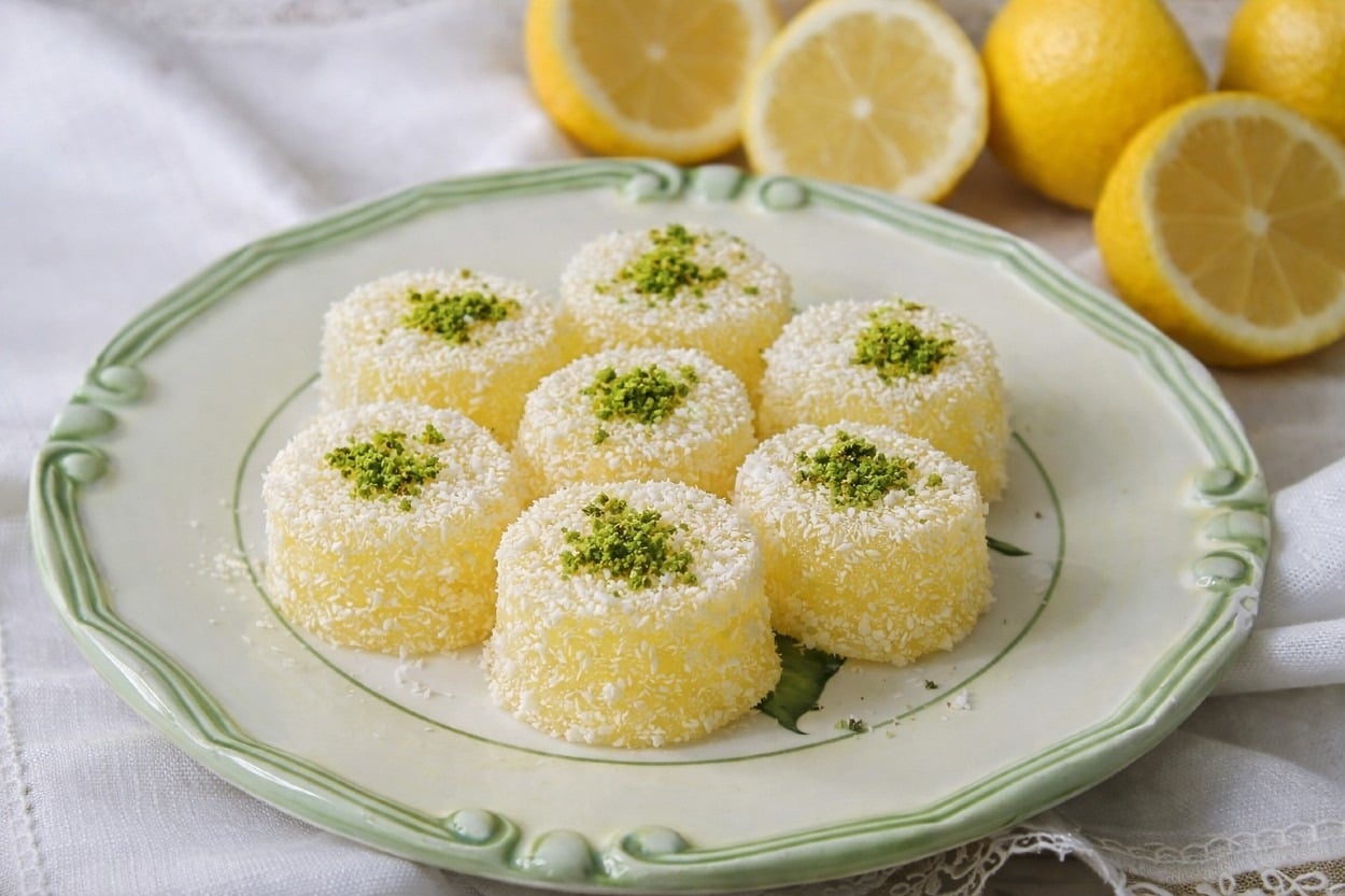 Kolay Tatlı: 4 Malzemeli Limonlu Lokum