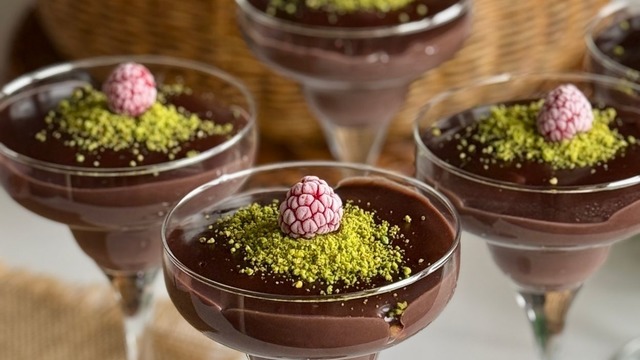 Şık Sunumuyla: Porsiyonluk Bisküvili Pasta