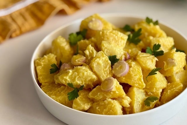 Viyana Usulü Patates Salatası Tarifi