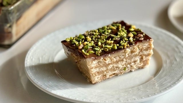 Yalancı Tiramisu: Kahveli Bisküvili Pasta