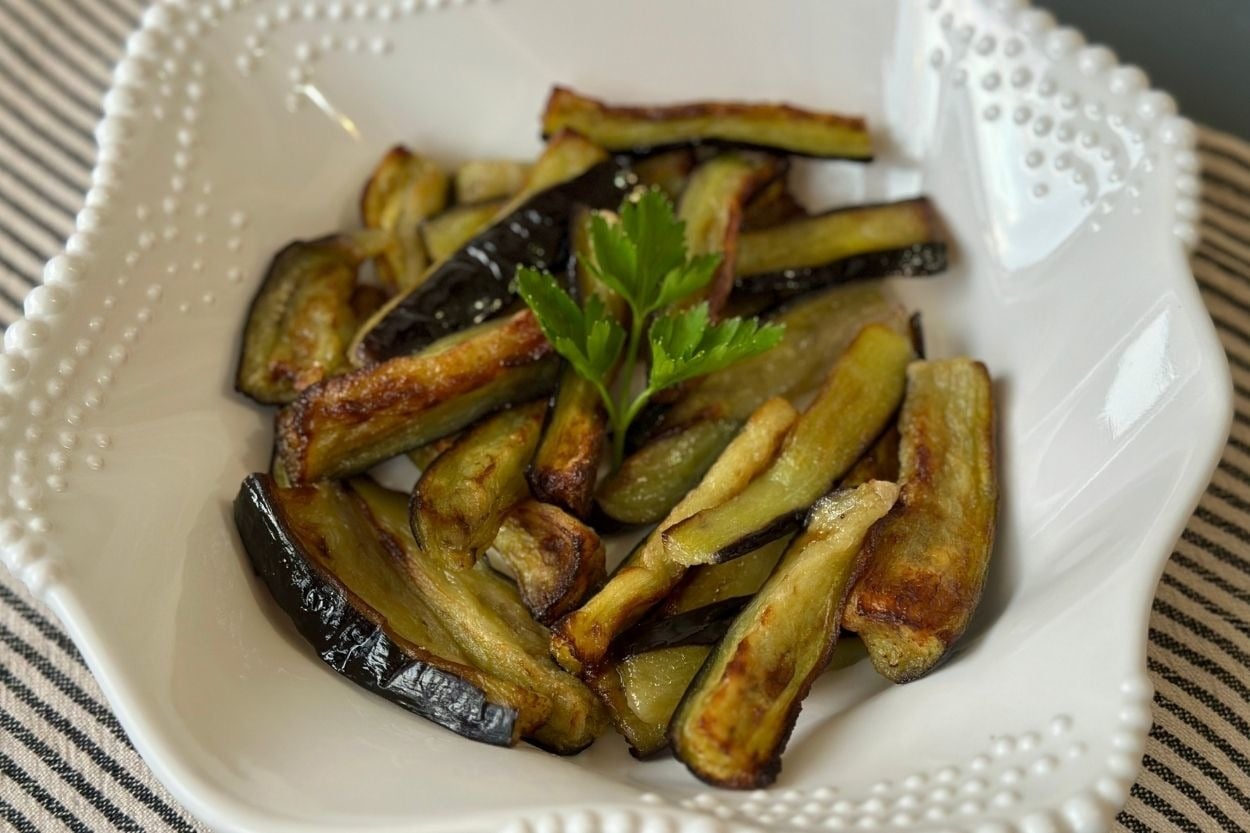 Az Yağlı: Airfryer'da Patlıcan Kızartması