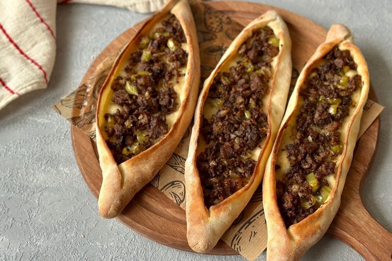 Hazırı Gibi: Kavurmalı Pide