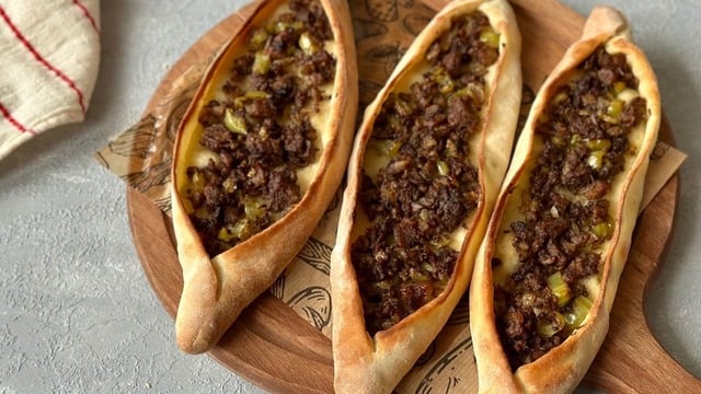 Hazırı Gibi: Kavurmalı Pide