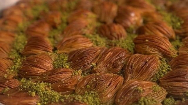 Yusuf'un Tarifi: Gaziantep Usulü Midye Baklava