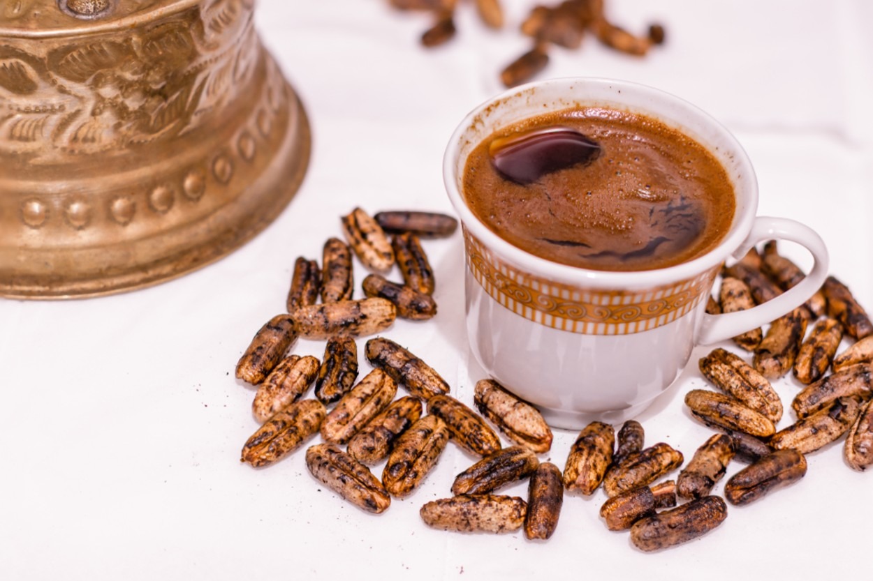 Çekirdekleri Atmaya Son: Hurma Çekirdeği Kahvesi Nedir, Nasıl Yapılır?
