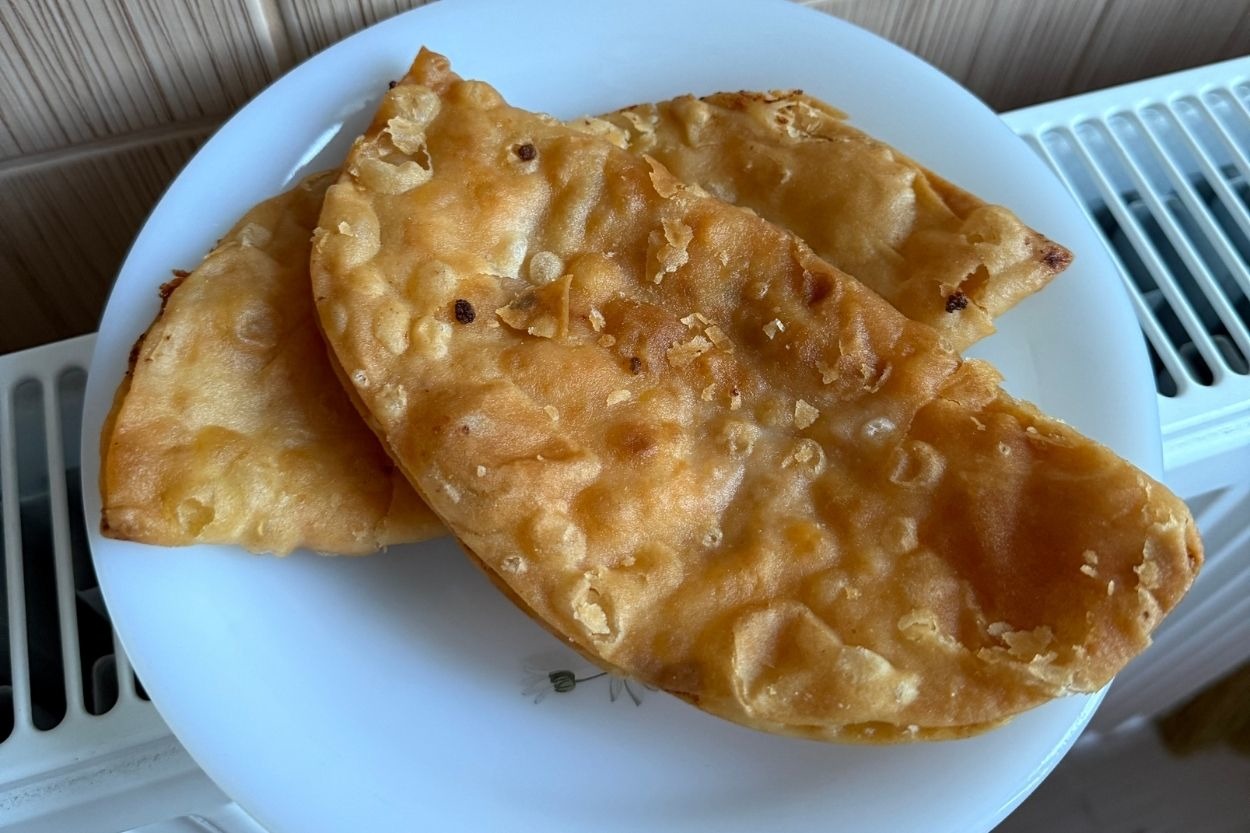 Esra'nın Tarifi: Çıtır Çıtır Çibörek