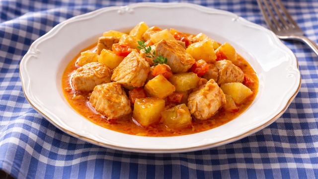 Bir Tencere Mutluluk: Tavuklu Patates Yemeği