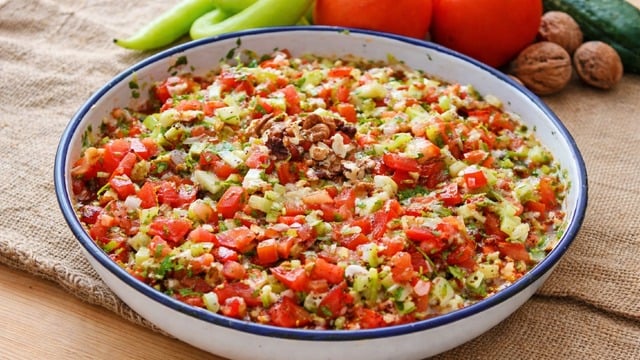 Gaziantep Mutfağından: Gavurdağı Salatası