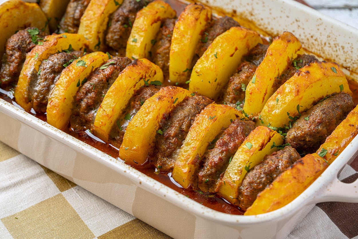 Sofraların Yıldızı: Köfteli Patates Dizme