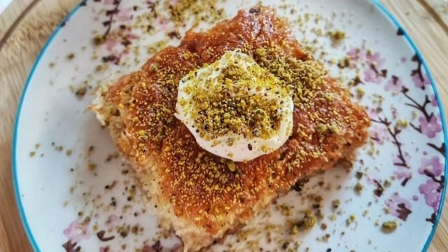 Reyhan'ın Tarifi: Kadayıflı Şerbetli Kek