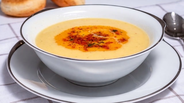 Terbiyesi Kesilmez: Çeşmi Nigar Çorbası