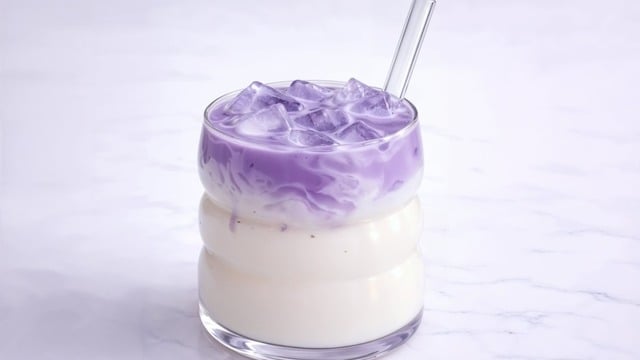 Matcha Latte'ye Rakip Geldi: Yeni Trend İçecek Ube Latte