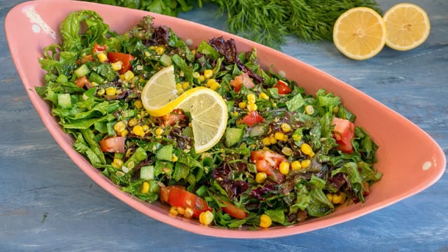 Cevizi de Var: Yeşil Salata