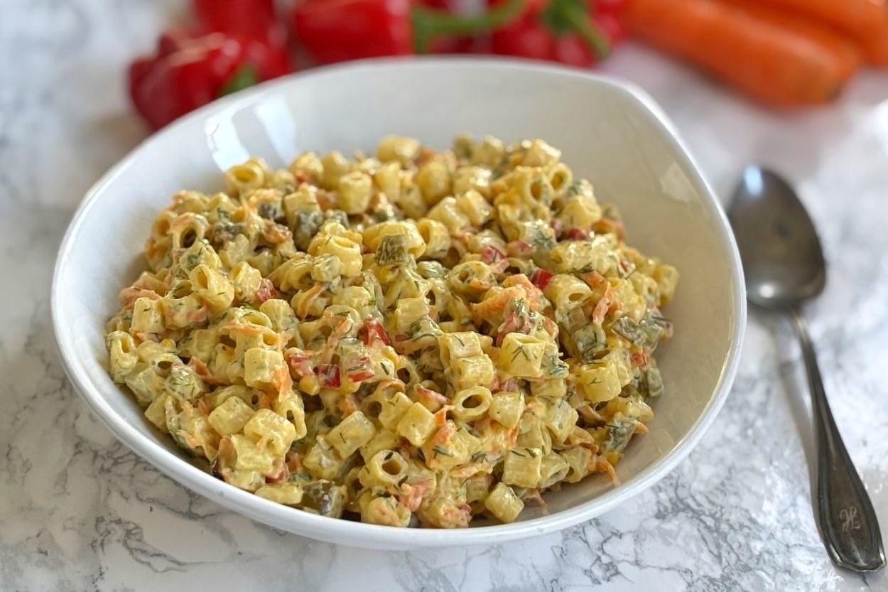 Altın Günlerine: Havuçlu Makarna Salatası