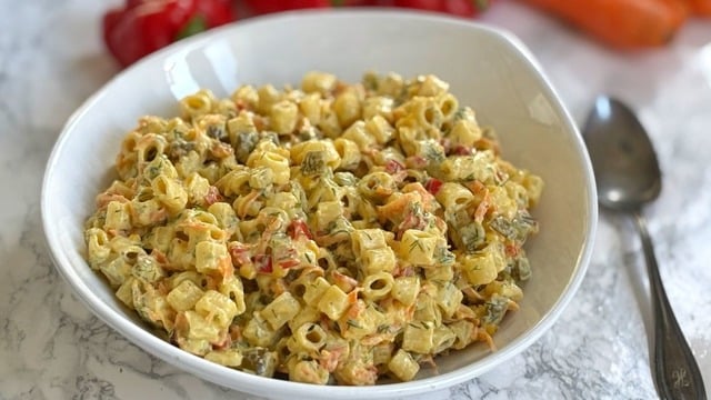 Altın Günlerine: Havuçlu Makarna Salatası