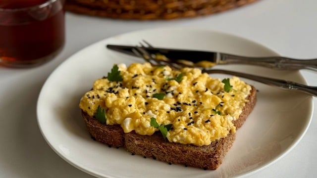 Ekmek Üzeri: Scrambled Egg