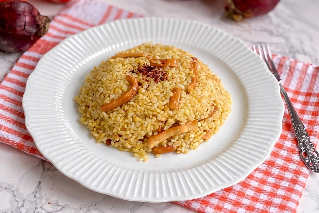Tane Tane: Erişteli Bulgur Pilavı