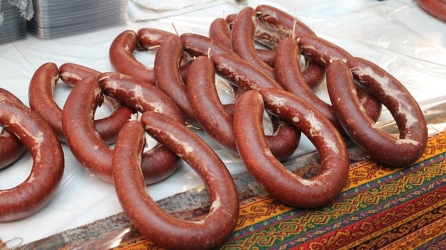Sucuk Nasıl Kurutulur? Evde En Doğru Yöntemler (Adım Adım)