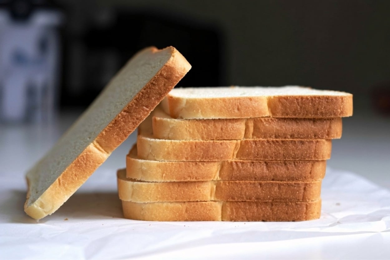 Tost Ekmeği Kaç Kalori? Diyette Tost Ekmeği Yenir mi?