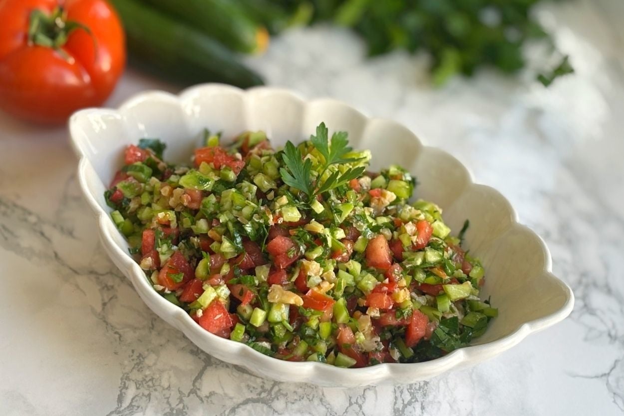 Klasik Sevenlere: Kaşık Salata