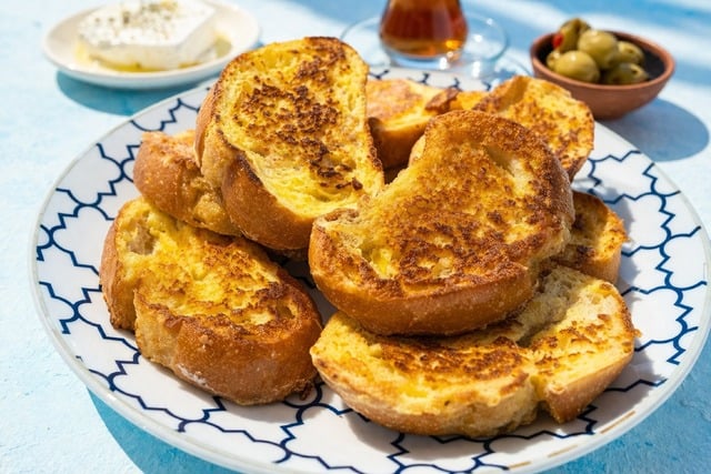 Anne Usulü Yumurtalı Ekmek Tarifi