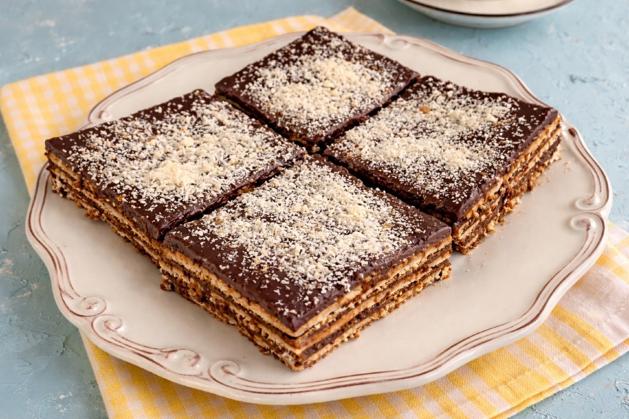 3 Malzemeyle Hazır: Pudingli Bisküvili Pasta