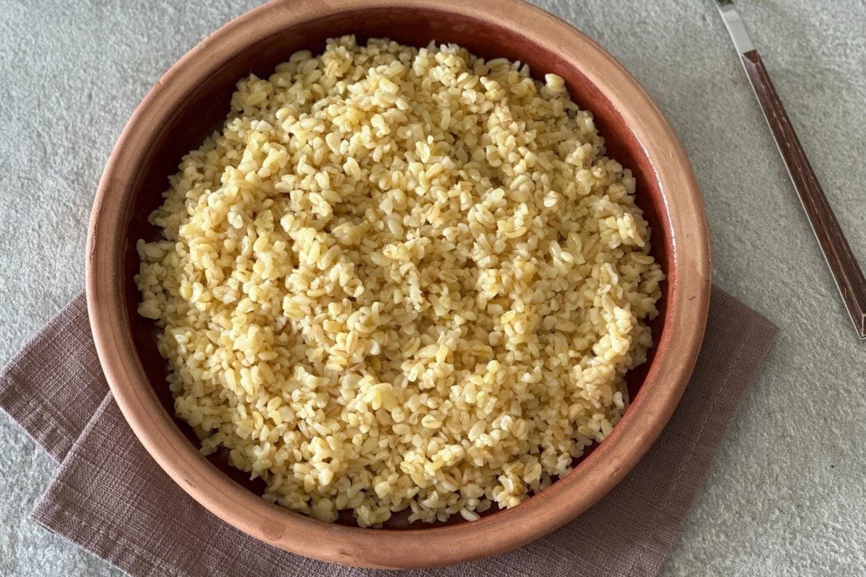 Tane Tane Dökülür: Sarımsaklı Bulgur Pilavı