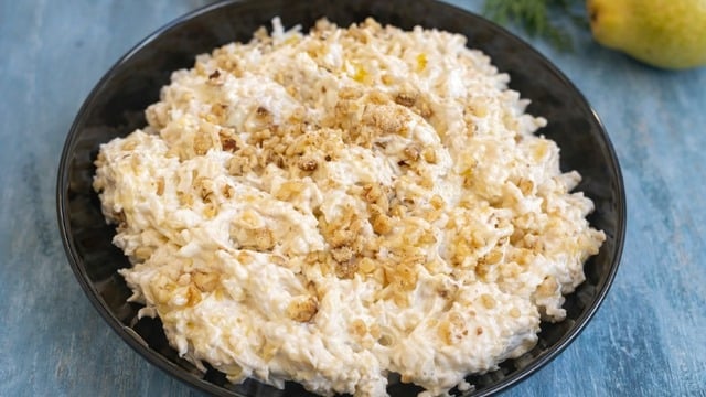 Kış Sofrasına: Ayvalı Kereviz Salatası