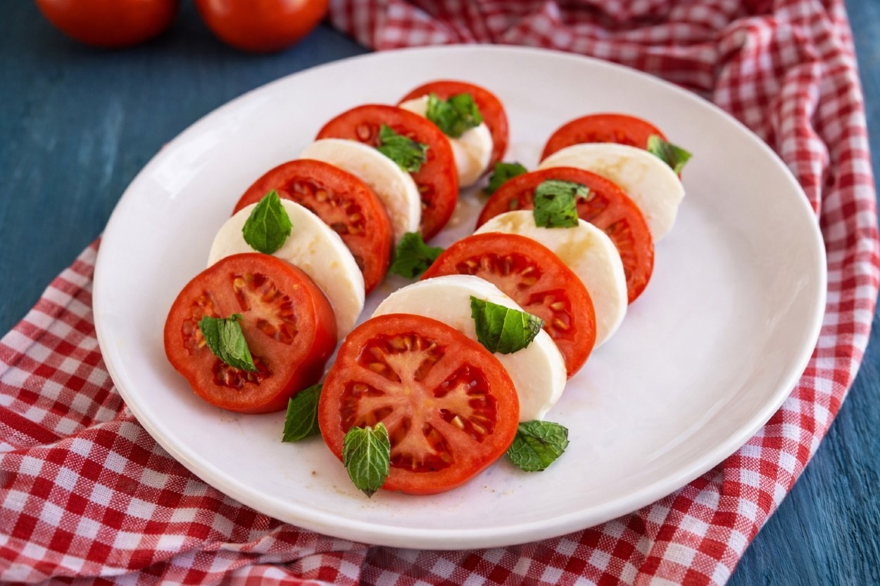 Sağlıklı İtalyan: Caprese Salatası