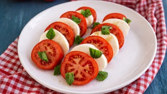 Sağlıklı İtalyan: Caprese Salatası