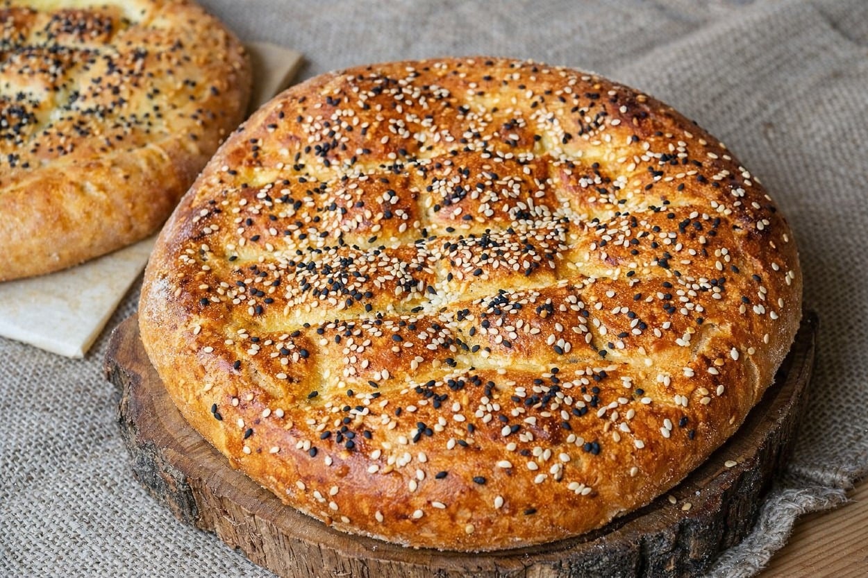 Tam Ölçülü: Evde Gerçek Ramazan Pidesi Tarifi