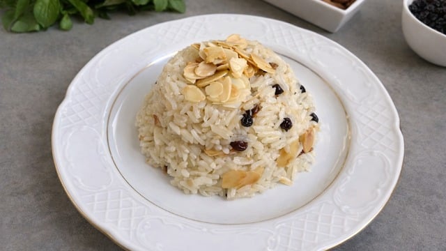 Nohut Kıskandı: Bademli Pilav