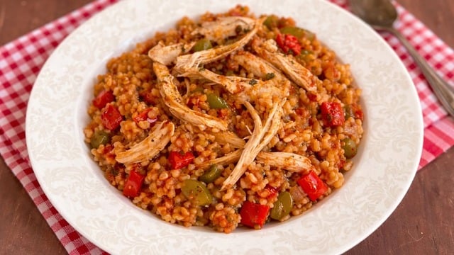 İkisi Bir Arada: Tavuklu Bulgur Pilavı