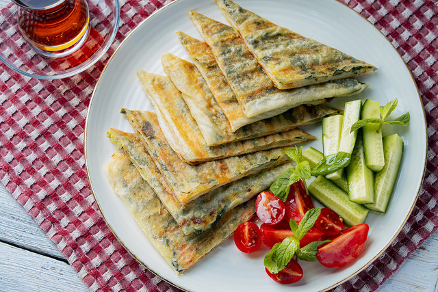 Tost Makinesinde Ispanaklı Gözleme Tarifi