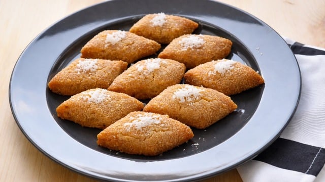Kıvamına Hayran Kalınası: Bal Badem Tatlısı