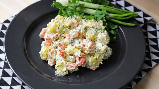 Hayran Olunası: Labneli Patates Salatası