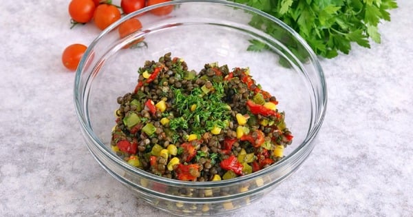 koz-biberli-yesil-mercimek-salatasi-tarifi