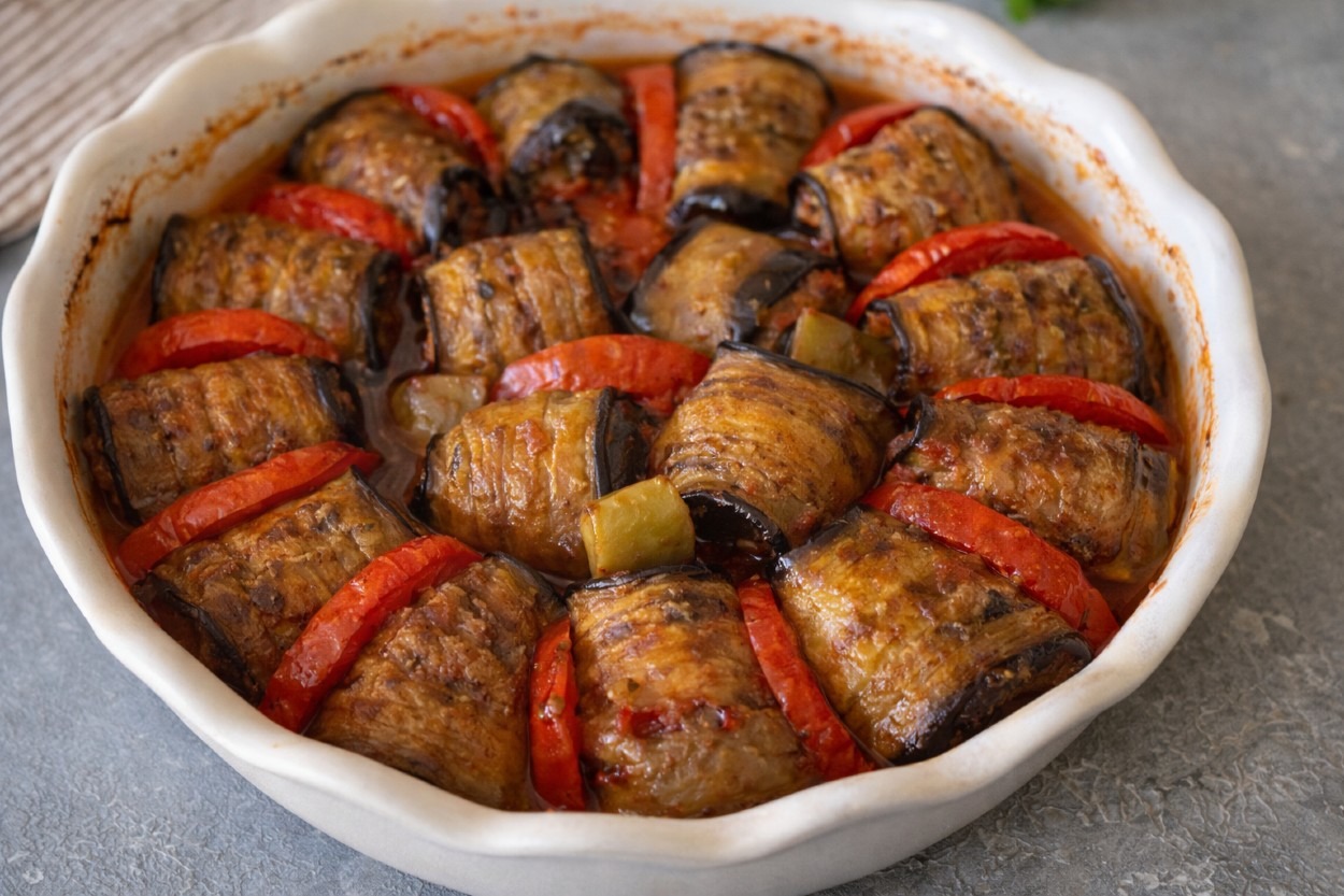 Kıymalı İç Harcıyla: Patlıcan Sarması
