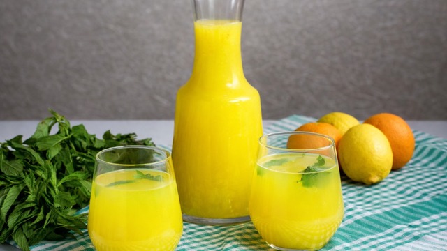 3 Litre Çıkan Ölçüsüyle: 1 Portakal 2 Limondan Limonata