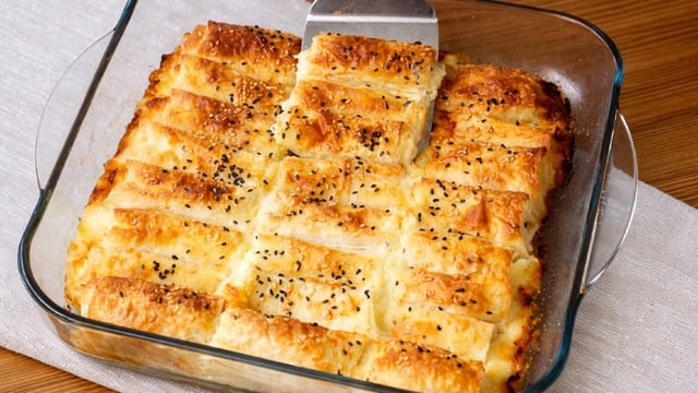 Sadece İki Yufkayla: Borcamda Sodalı Börek