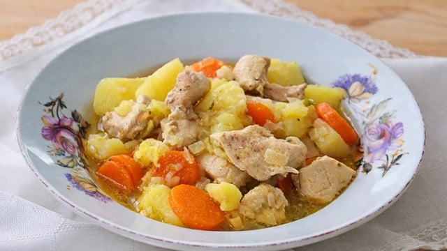Klasikler Güzeldir: Tavuk Yahnisi