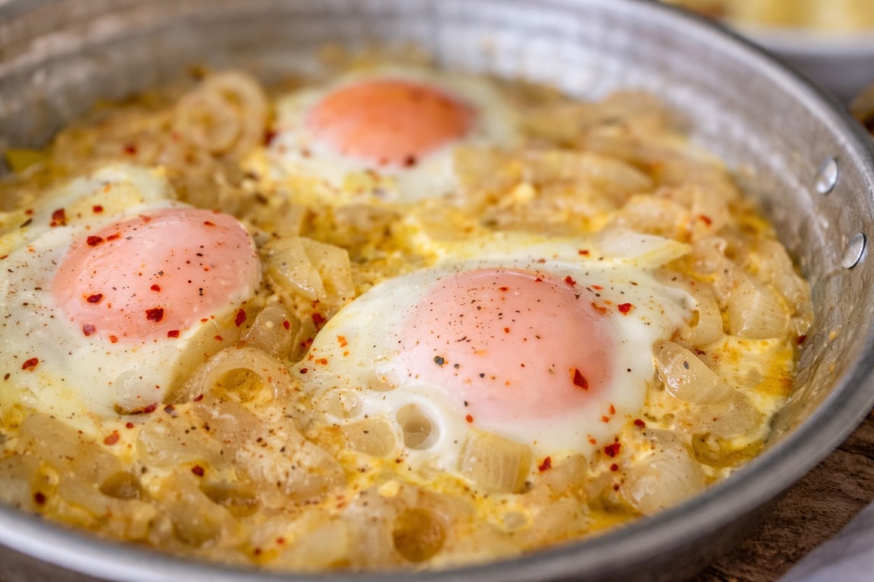Ekmek Banmalık: Yumurtalı Soğan Kavurması